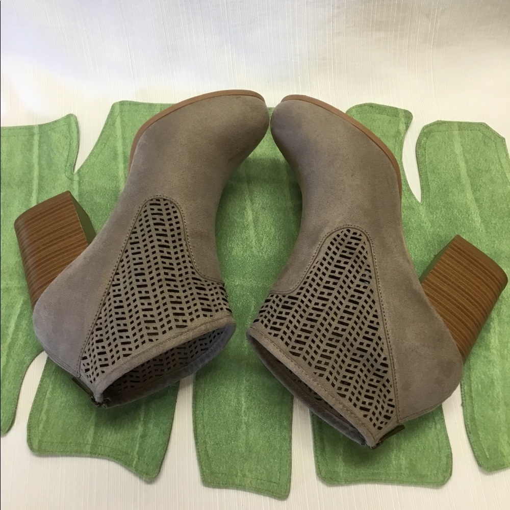 Coconuts By Matisse So Fun Neutral Ankle Boots. Gem